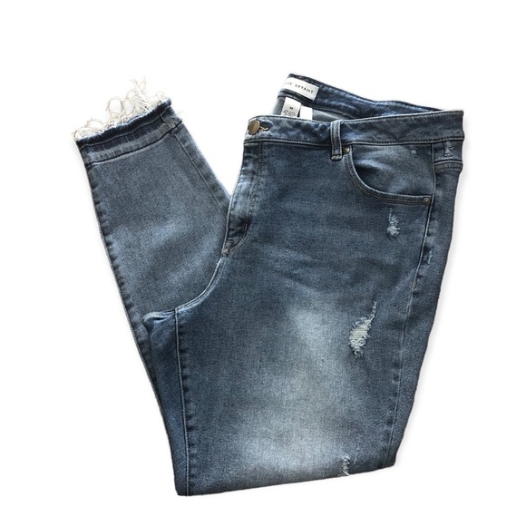 Lane Bryant Denim - 𝅺Lane Bryant Mid-Rise Skinny Jeans - Women’s - Size 22 Plus Size